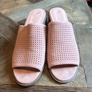 Koolaburra by Ugg Perforated Slide Sandal size 8.5
